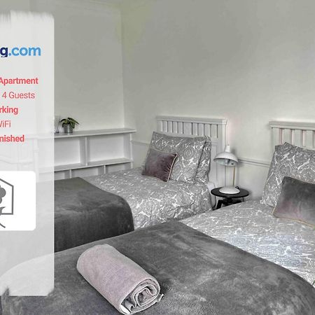 Netley Village Apartment By Your Stay Solutions Short Lets & Serviced Accommodation Netley Southampton With Free Wi-Fi Hamble-le-Rice Buitenkant foto