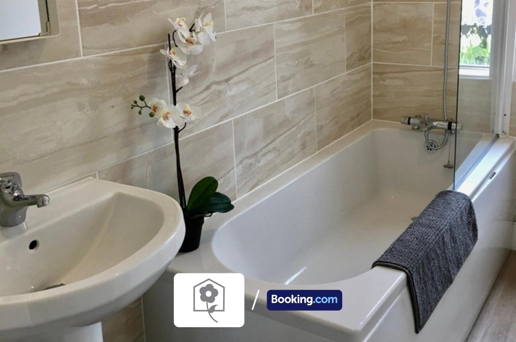 Netley Village Apartment By Your Stay Solutions Short Lets & Serviced Accommodation Netley Southampton With Free Wi-Fi Hamble-le-Rice Buitenkant foto